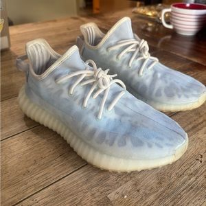 Adidas Yeezy Boost 350 V2 - Mono Ice